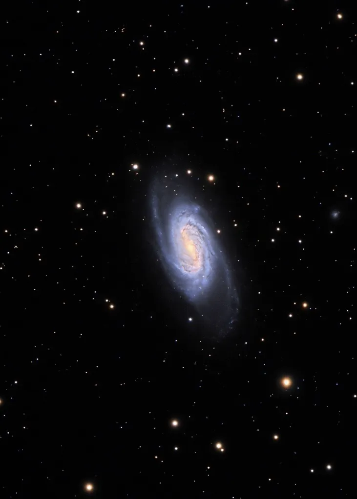 夜空中旋转的星河